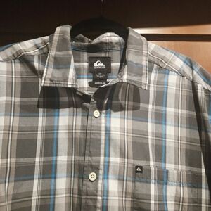 Quiksilver Men's Grey and Blue Checkered Shirt